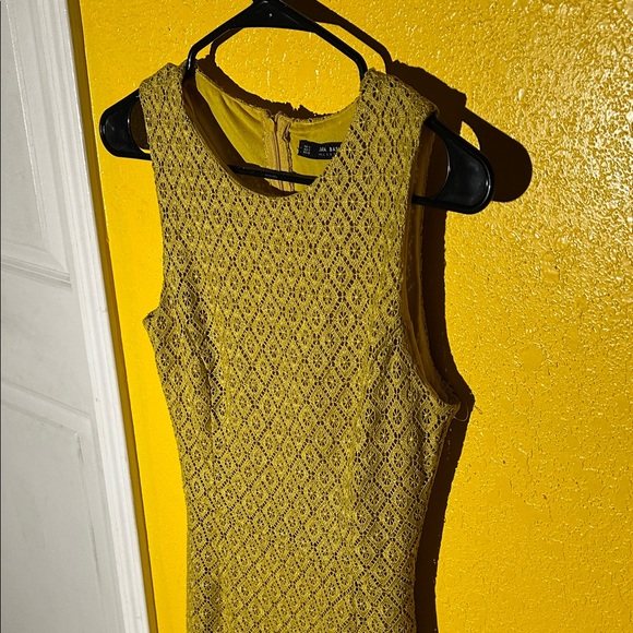 Zara Mustard Patterned Midi Dress - Picture 3 of 7